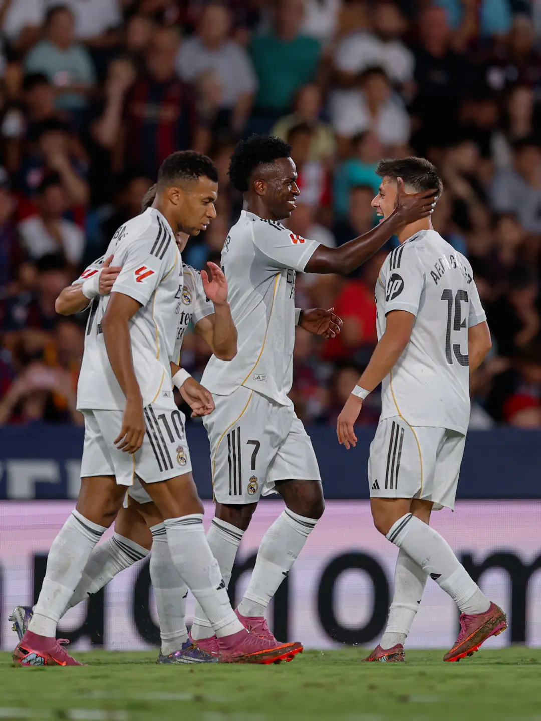 切尔西翻盘, 皇马六连胜, 犯规恩昆库