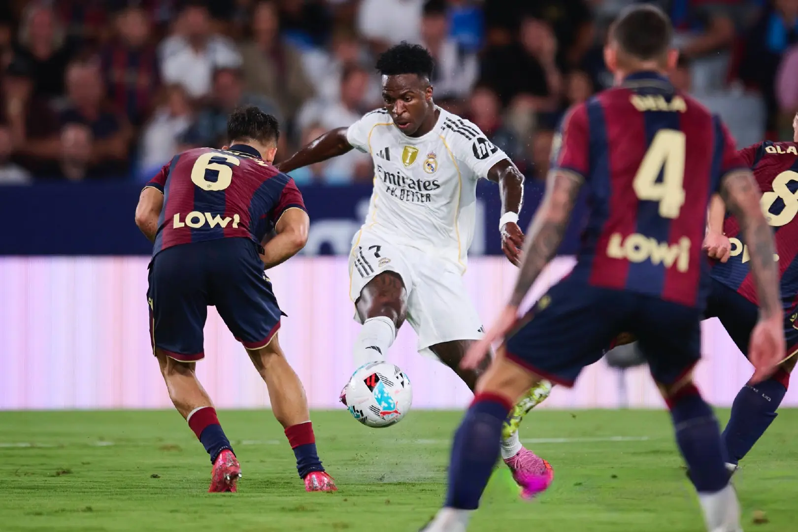 div, 米兰持续进